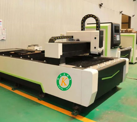 Laser cutting machine